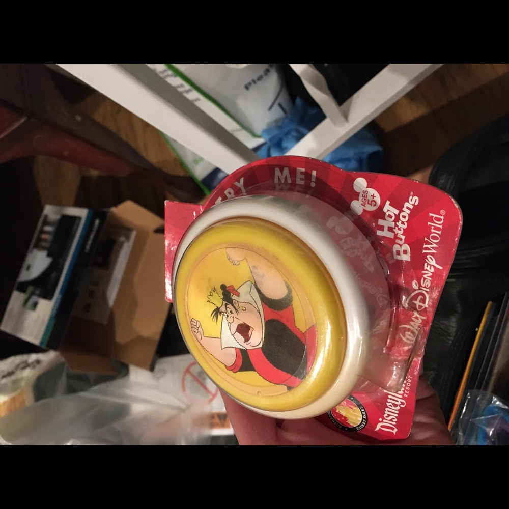 -GIFTED- Disney Alice in Wonderland Hot Buttons
